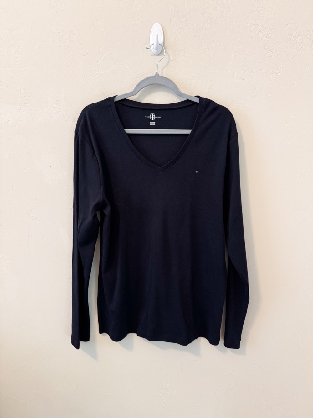 Tommy Hilfiger Women's V-Neck Long Sleeve Top - Black